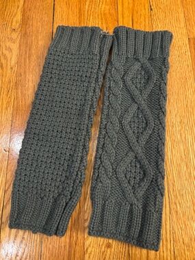 Forever 21 Dark Gray Cable Knit Arm Warmers